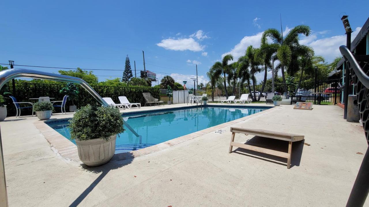 Sunny Palms Inn Lake Worth Beach Exterior photo