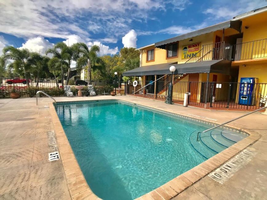 Sunny Palms Inn Lake Worth Beach Exterior photo