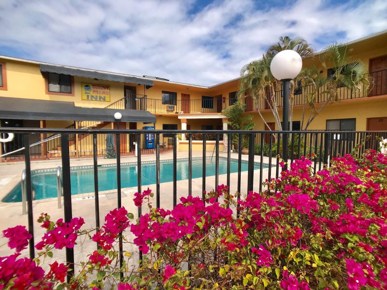 Sunny Palms Inn Lake Worth Beach Exterior photo